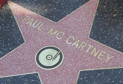 نجمة على رصيف هوليوود للنجم البريطاني بول مكارتني 